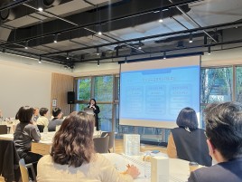 그림입니다.  원본 그림의 이름: 3.jpg  원본 그림의 크기: 가로 4032pixel, 세로 3024pixel  사진 찍은 날짜: 2025년 11월 14일 오후 3:57  카메라 제조 업체 : Apple  카메라 모델 : iPhone 13 mini  프로그램 이름 : 17.6.1  F-스톱 : 1.6  노출 시간 : 1/60초  ISO 감도 : 320  노출 모드 : 자동  35mm 초점 거리 : 35  프로그램 노출 : 자동 제어 모드  측광 모드 : 평