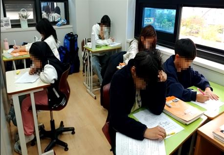 그림입니다.  원본 그림의 이름: 20251224_170732.jpg  원본 그림의 크기: 가로 458pixel, 세로 317pixel